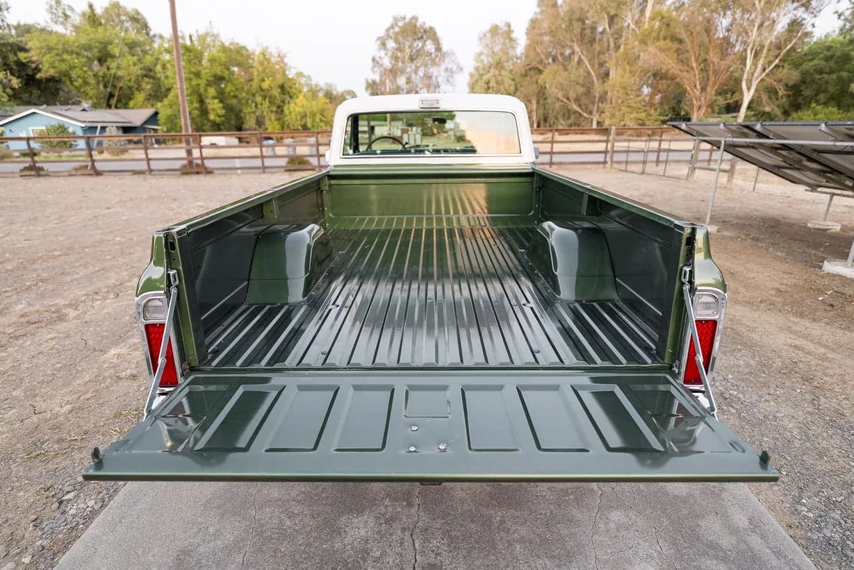 1972 Chevrolet K20 Cheyenne Super Pickup, view