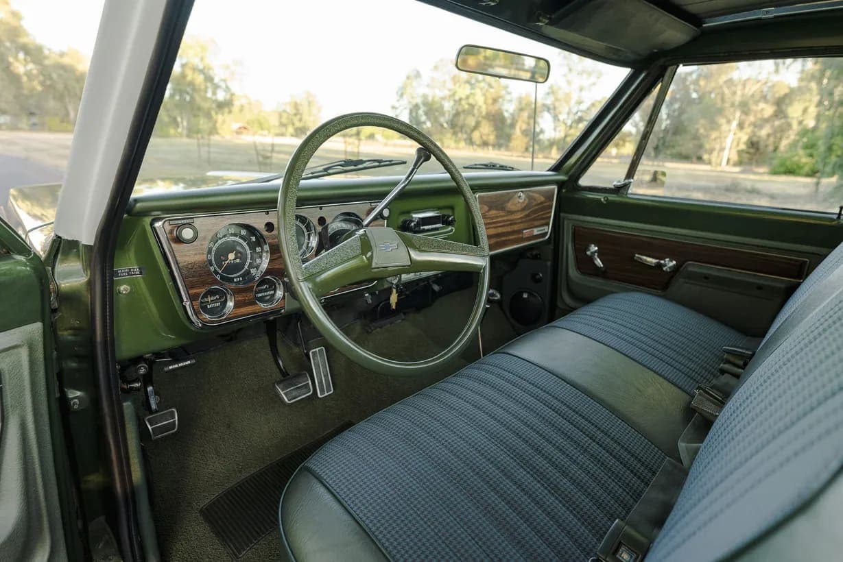1972 Chevrolet K20 Cheyenne Super Pickup, view