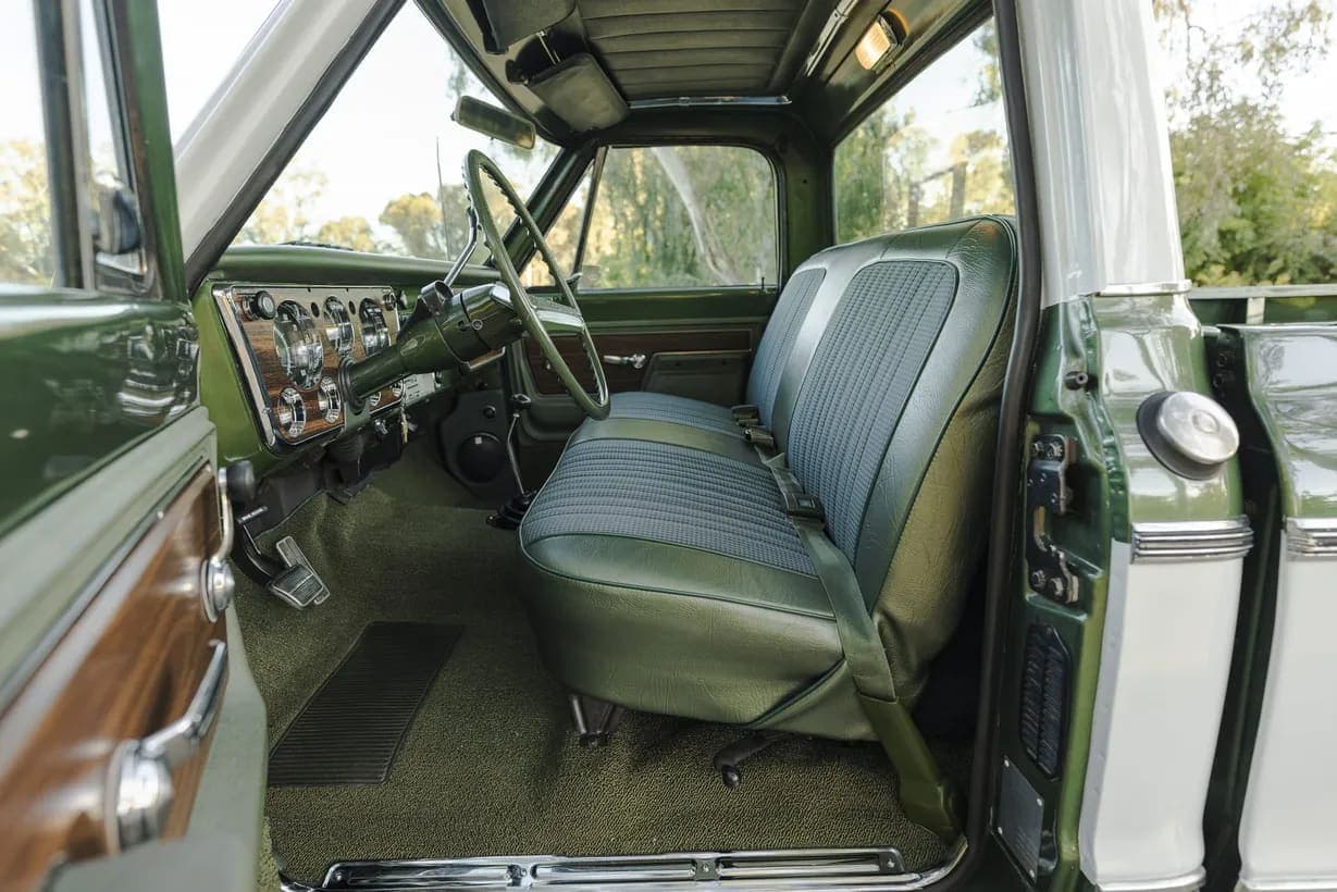 1972 Chevrolet K20 Cheyenne Super Pickup, view