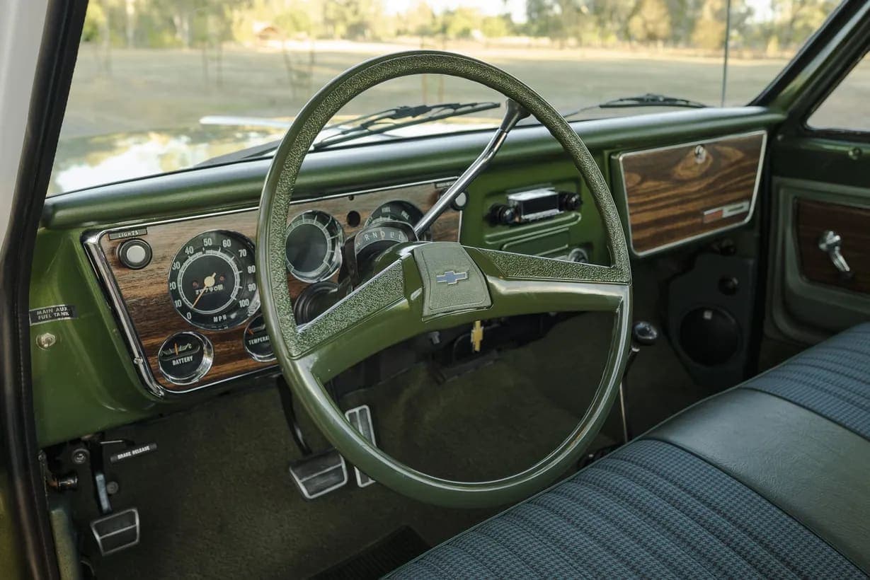 1972 Chevrolet K20 Cheyenne Super Pickup, view