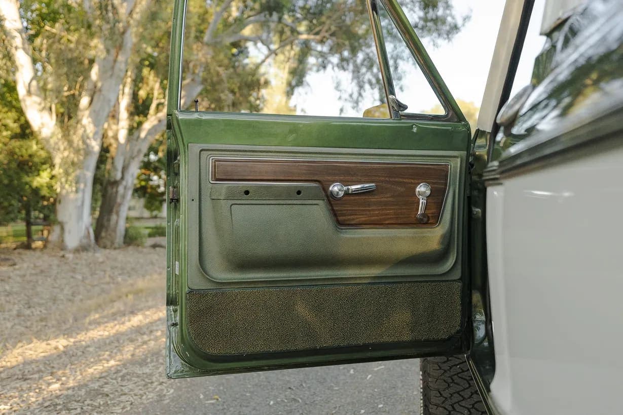 1972 Chevrolet K20 Cheyenne Super Pickup, view