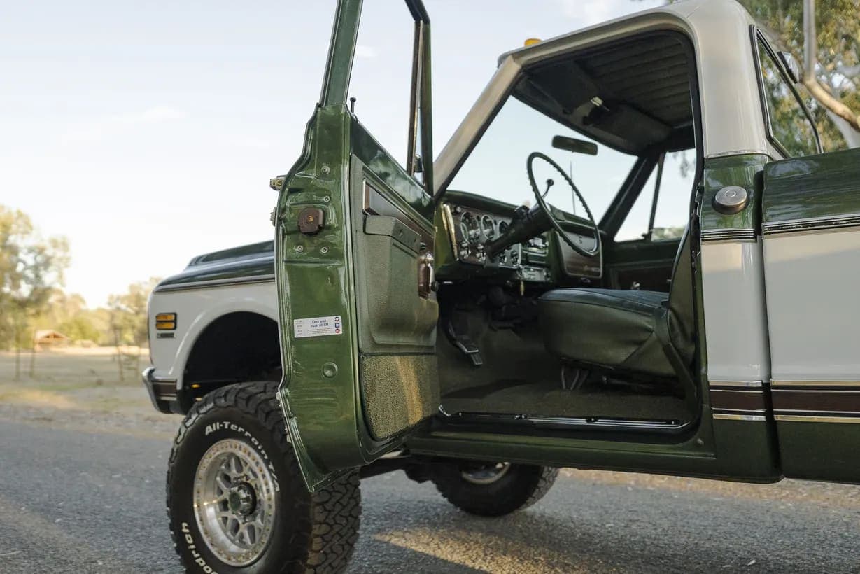 1972 Chevrolet K20 Cheyenne Super Pickup, view