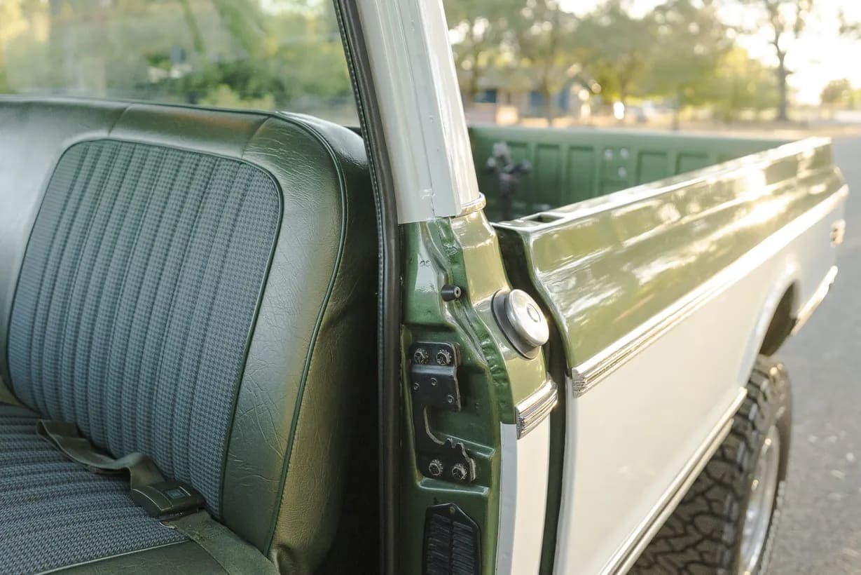1972 Chevrolet K20 Cheyenne Super Pickup, view