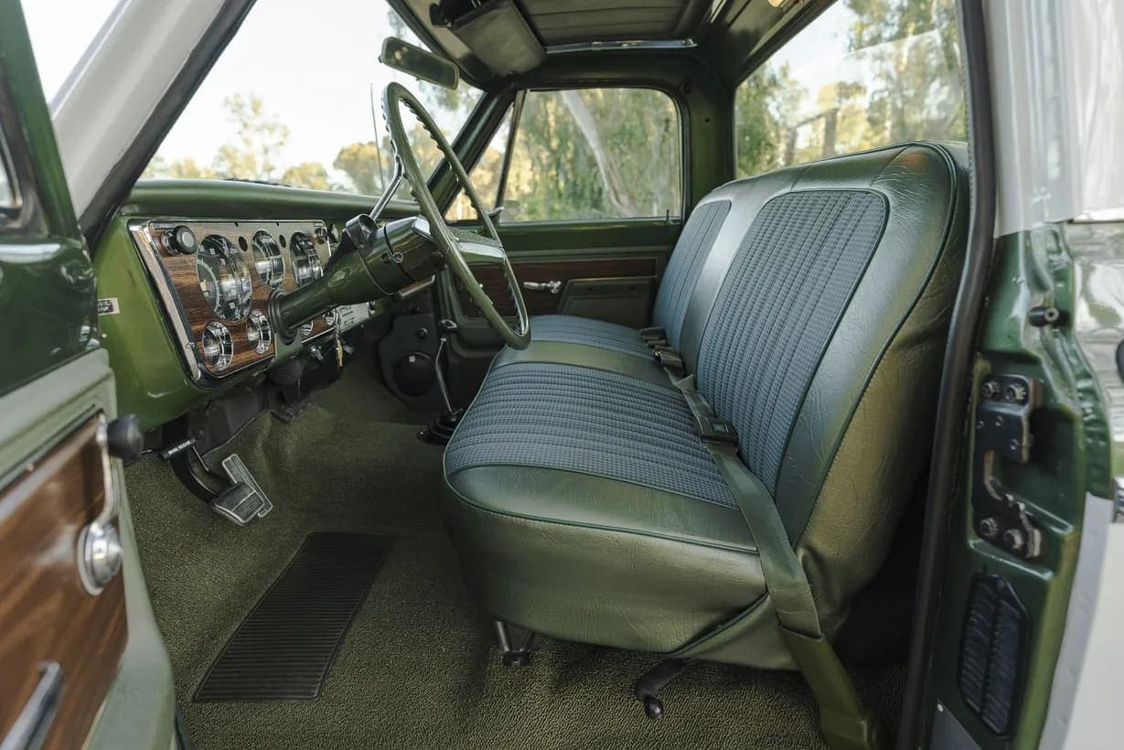 1972 Chevrolet K20 Cheyenne Super Pickup, view