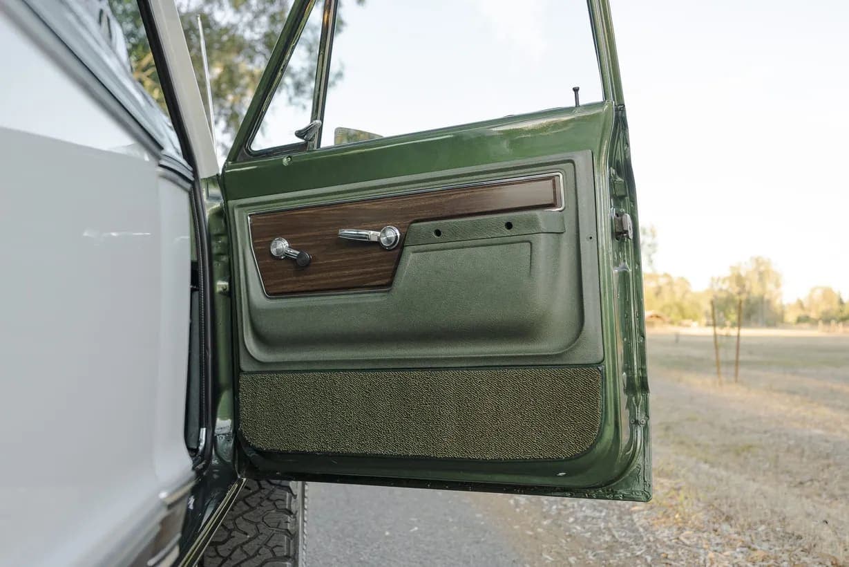 1972 Chevrolet K20 Cheyenne Super Pickup, view