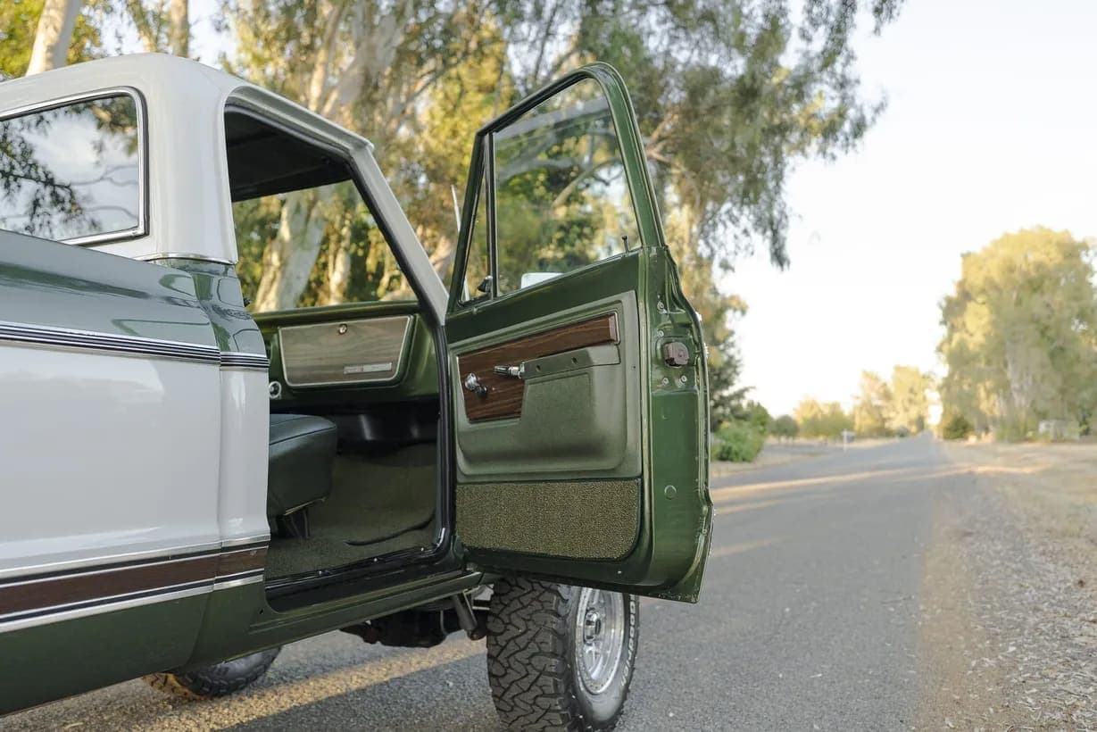 1972 Chevrolet K20 Cheyenne Super Pickup, view