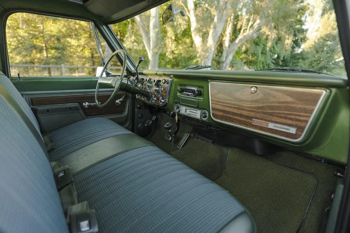 1972 Chevrolet K20 Cheyenne Super Pickup, view