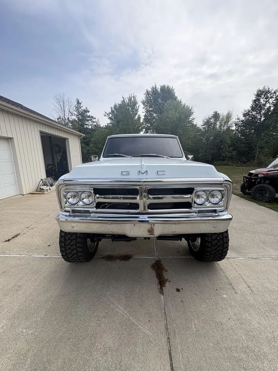 1970 GMC K2500, view
