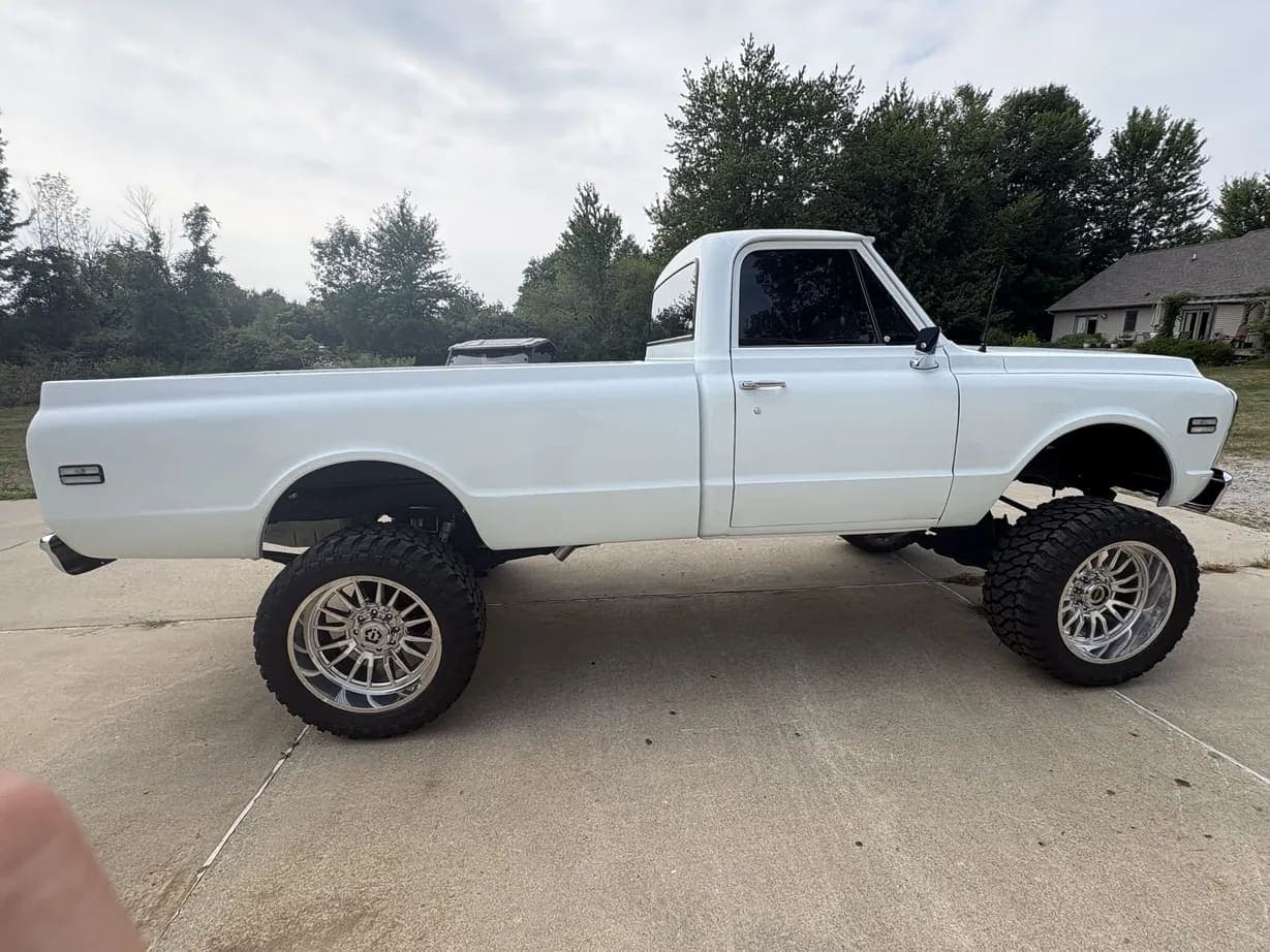 1970 GMC K2500, view