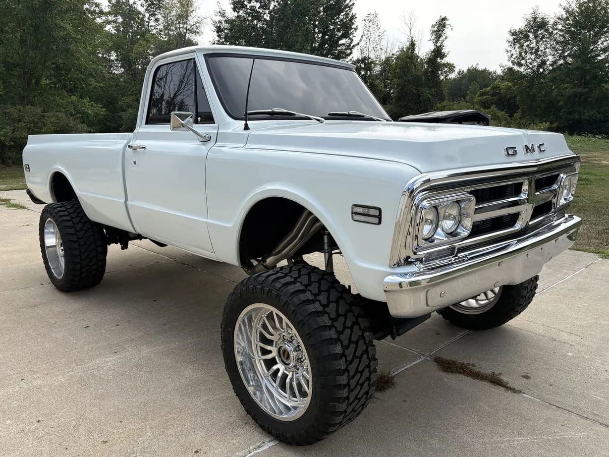 1970 GMC K2500, view