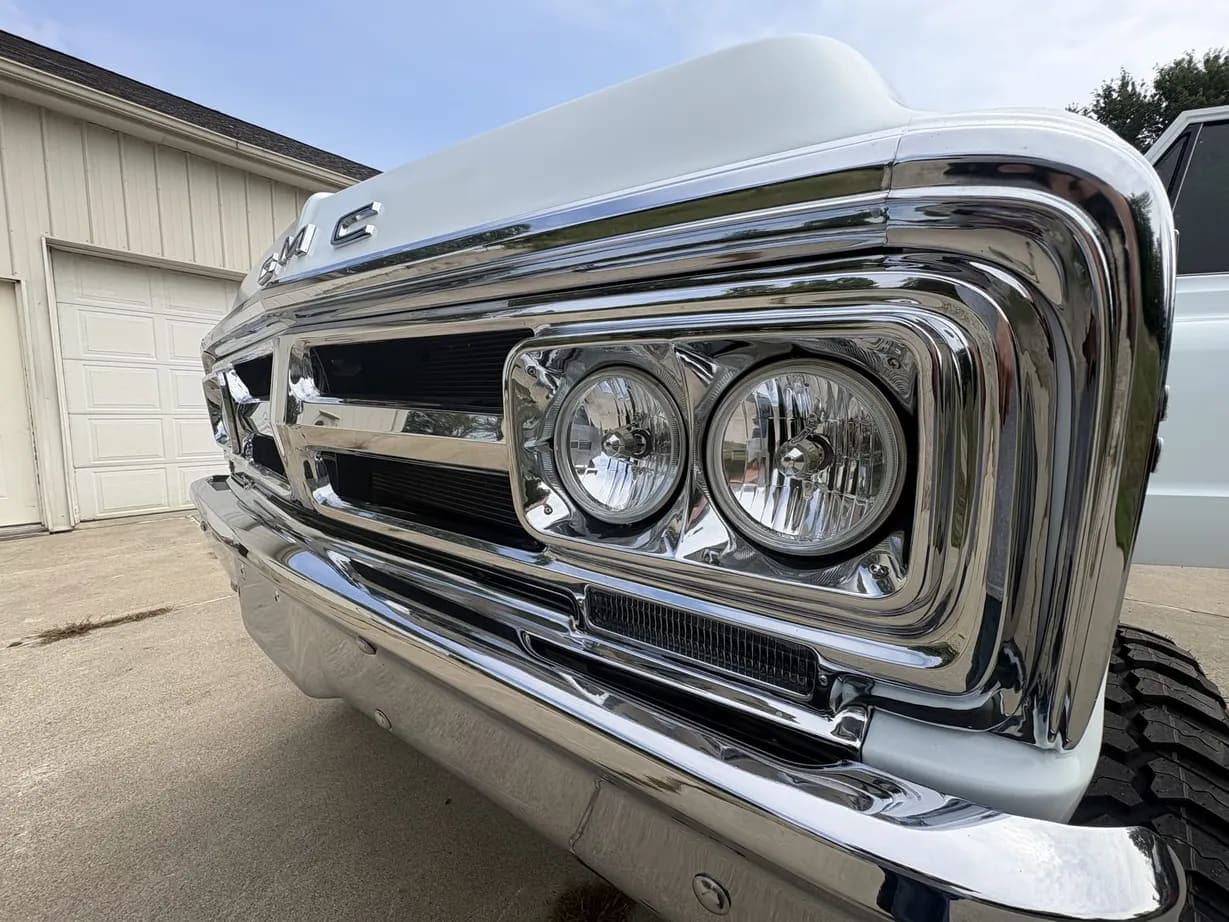 1970 GMC K2500, view