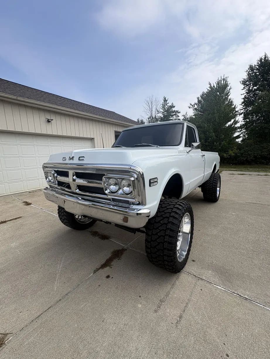 1970 GMC K2500, view