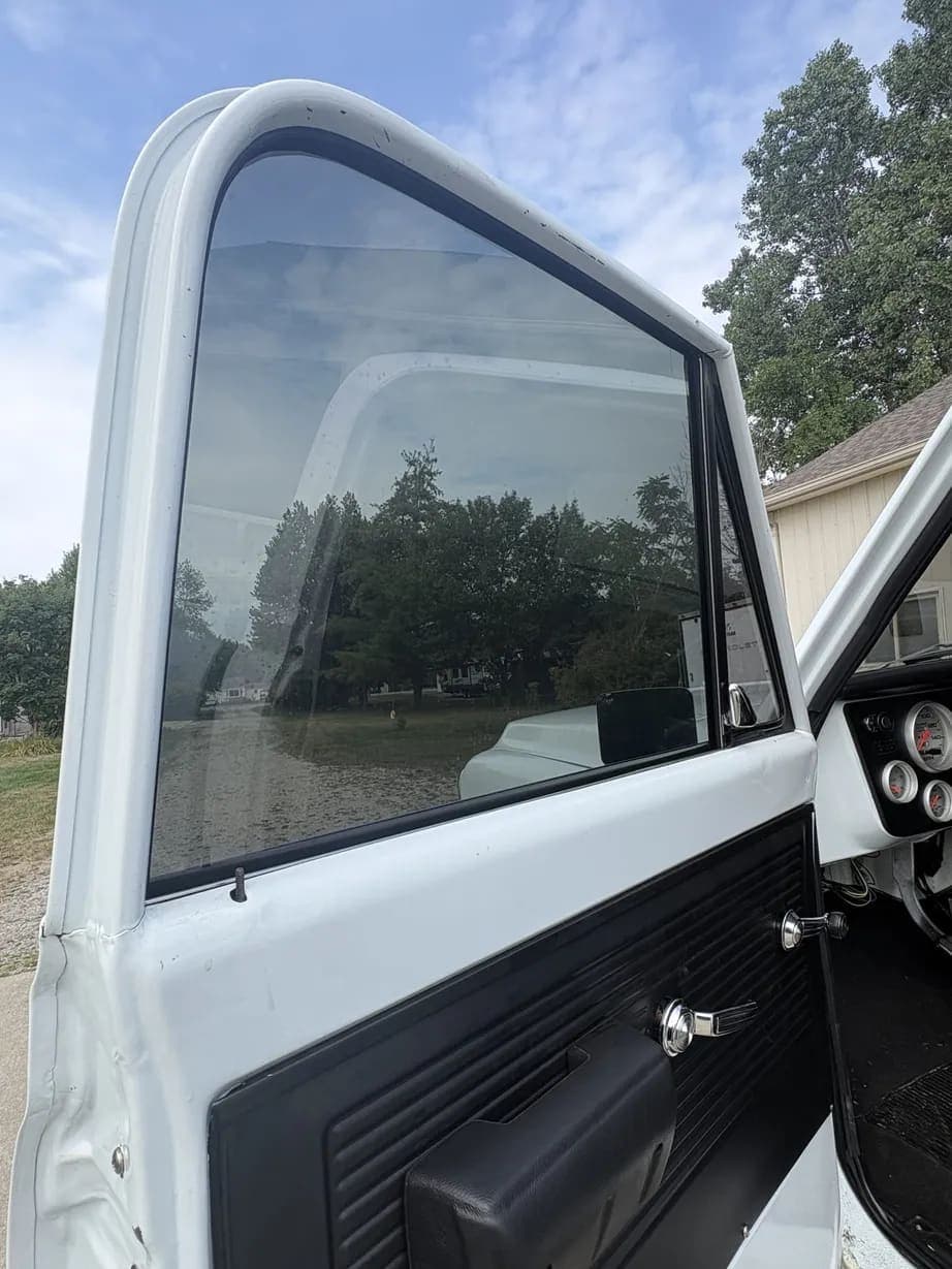 1970 GMC K2500, view