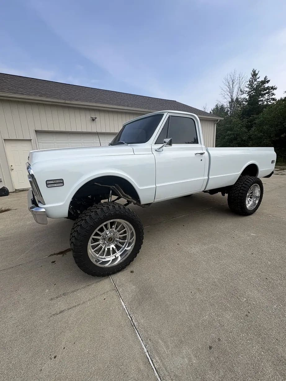 1970 GMC K2500, view