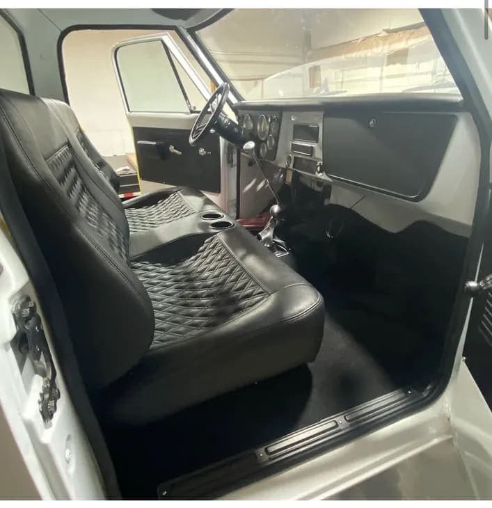 1970 GMC K2500, view