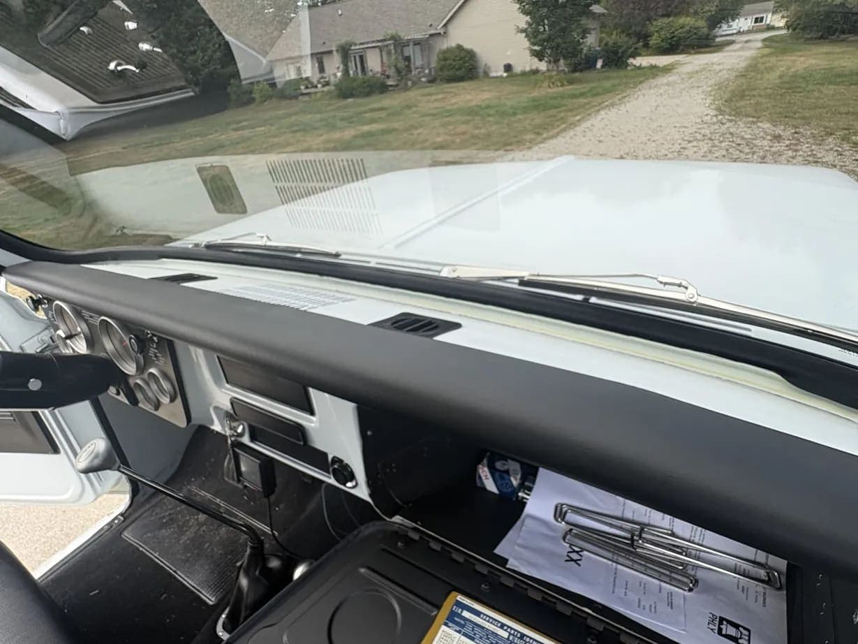 1970 GMC K2500, view