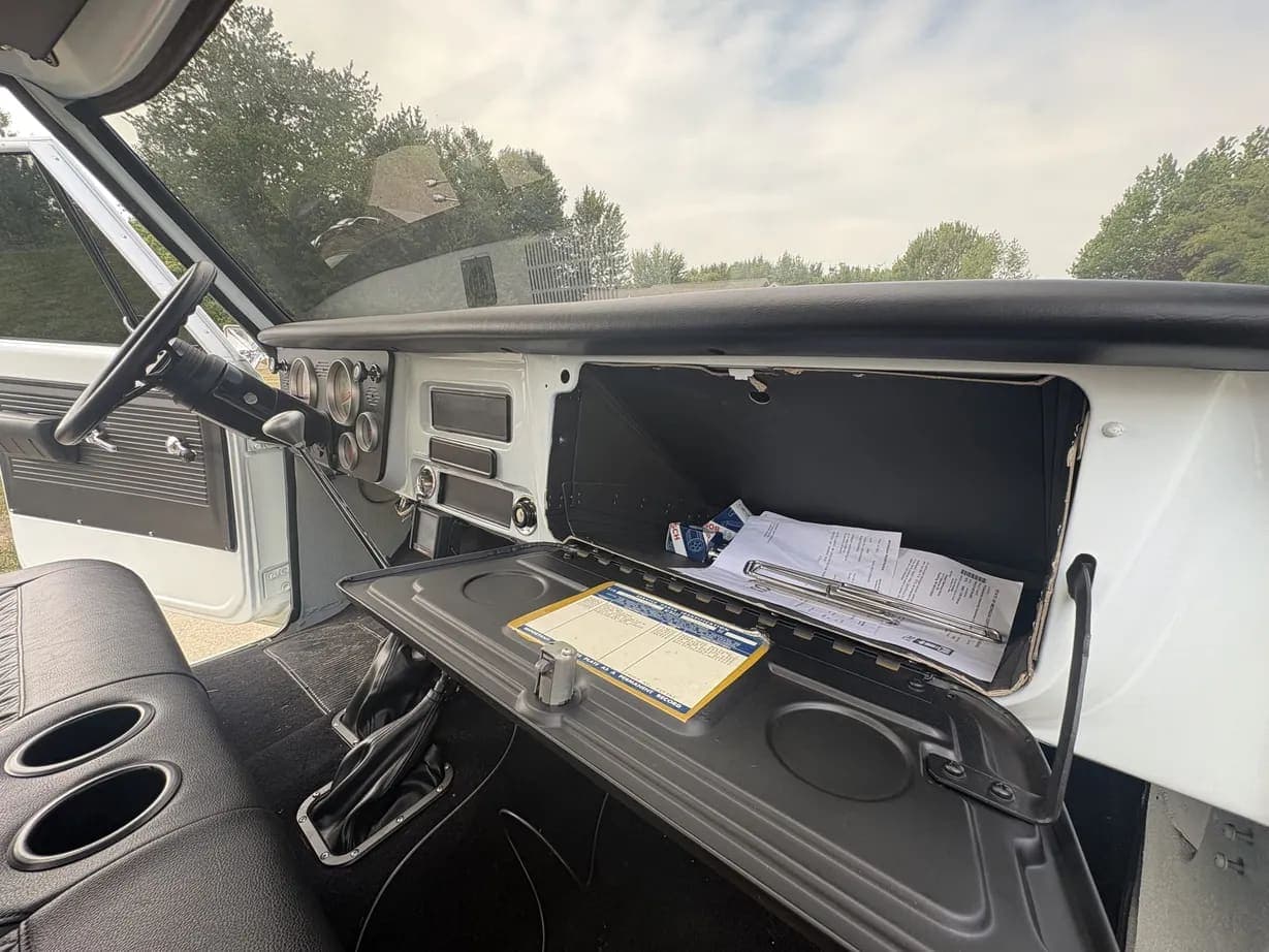 1970 GMC K2500, view