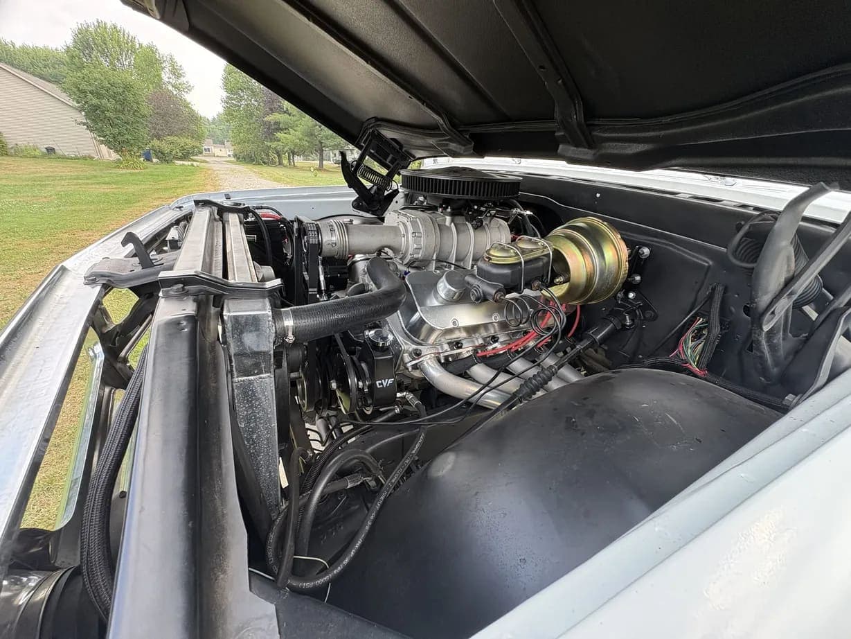 1970 GMC K2500, view