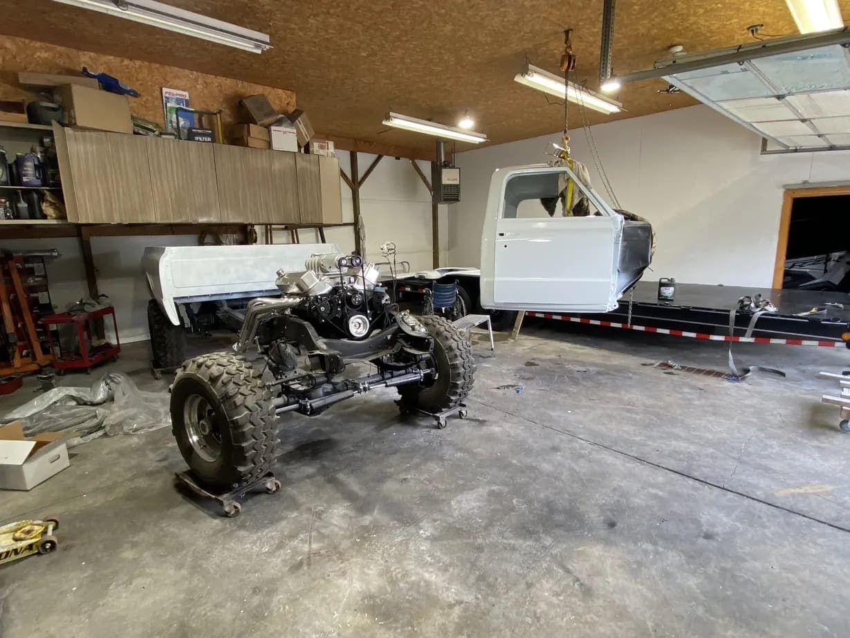 1970 GMC K2500, view