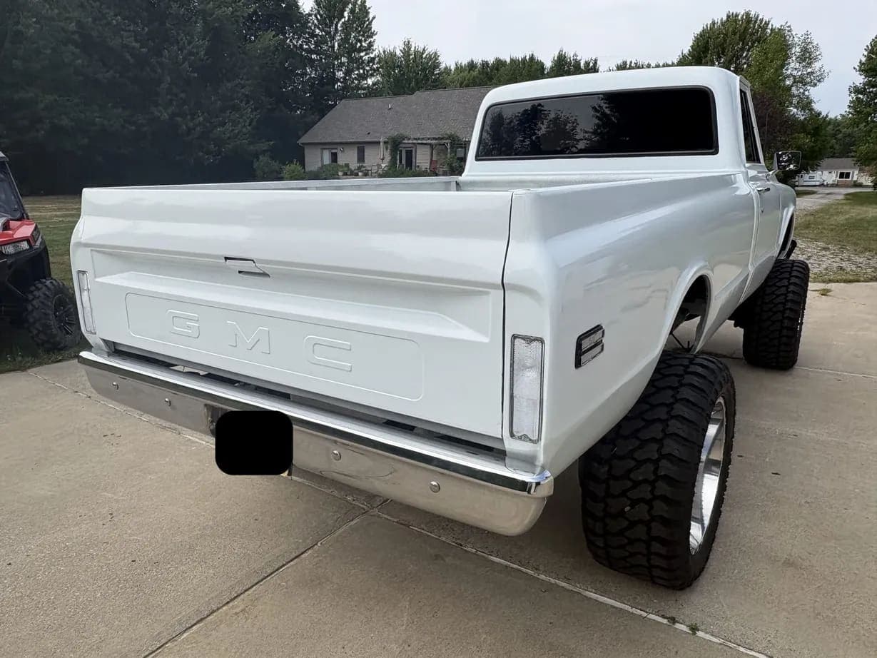 1970 GMC K2500, view