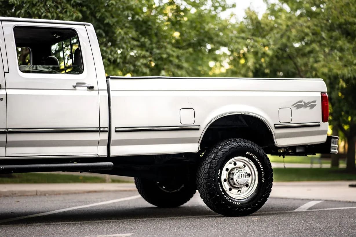 1997 Ford F-350 XLT Crew Cab Power Stroke, view