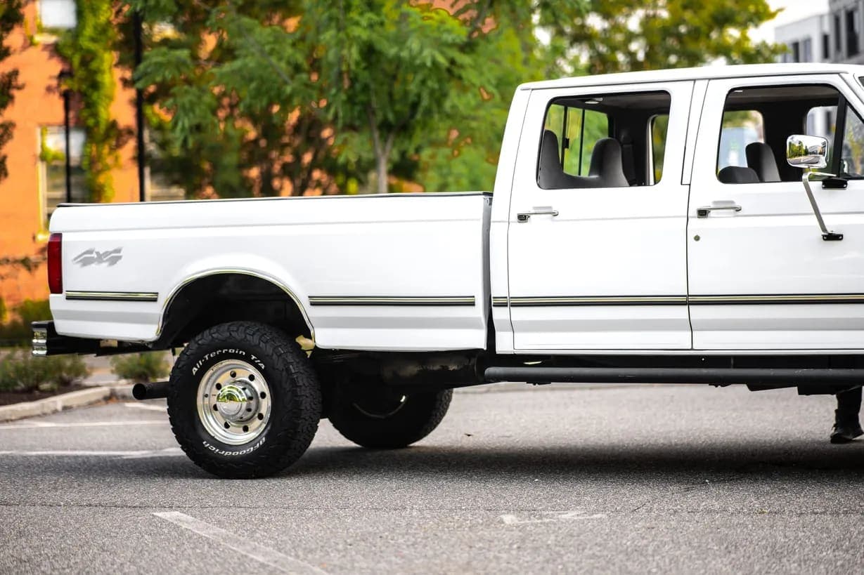 1997 Ford F-350 XLT Crew Cab Power Stroke, view