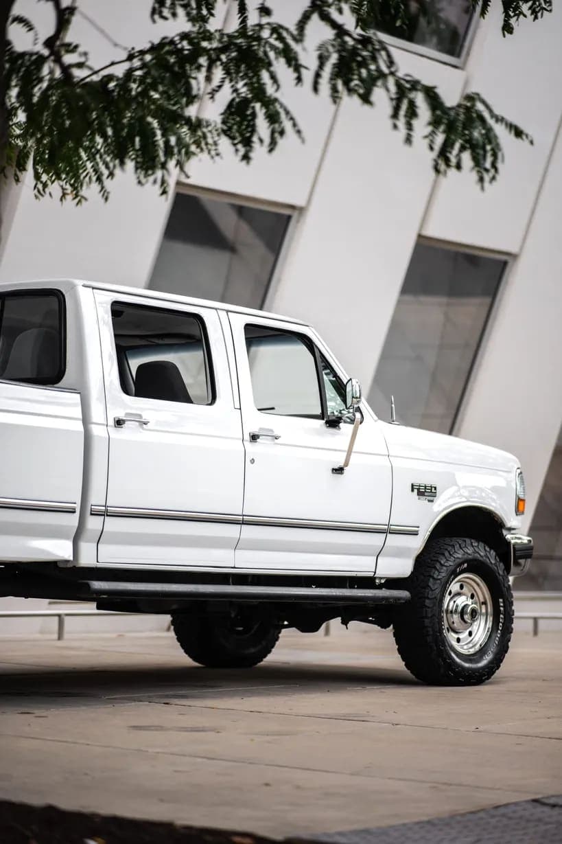 1997 Ford F-350 XLT Crew Cab Power Stroke, view