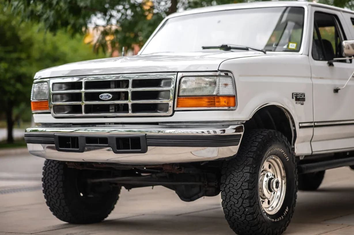 1997 Ford F-350 XLT Crew Cab Power Stroke, view