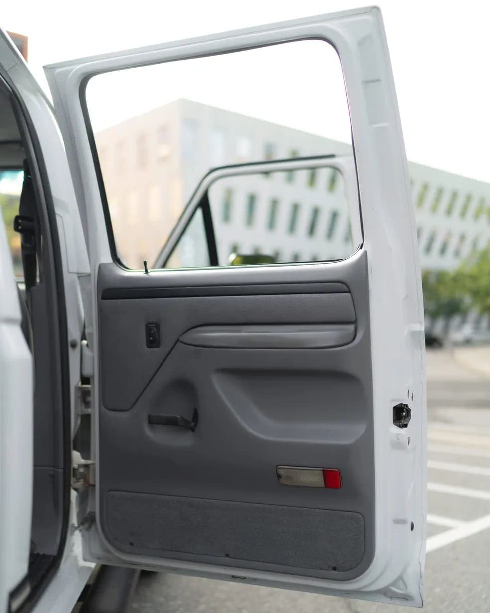 1997 Ford F-350 XLT Crew Cab Power Stroke, view