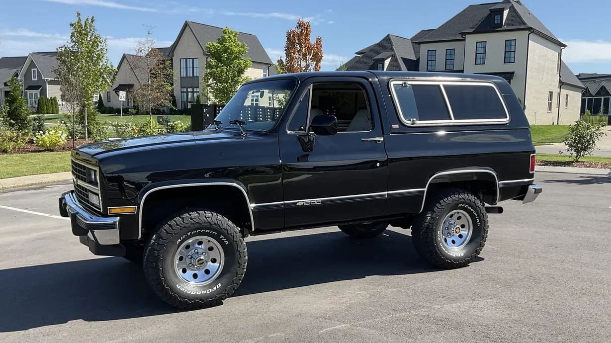 1991 Chevrolet K5 Blazer Silverado V1500, view