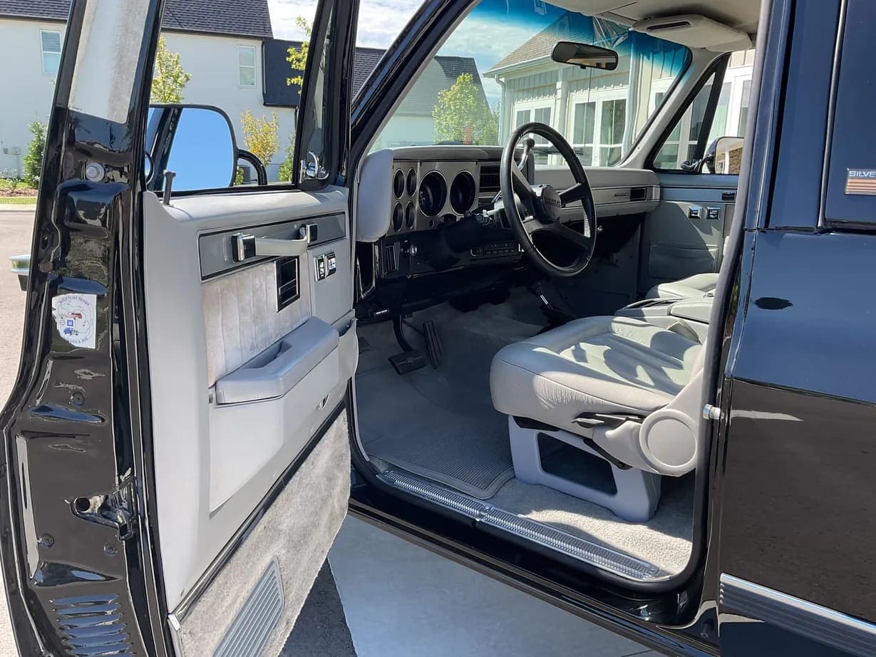 1991 Chevrolet K5 Blazer Silverado V1500, view