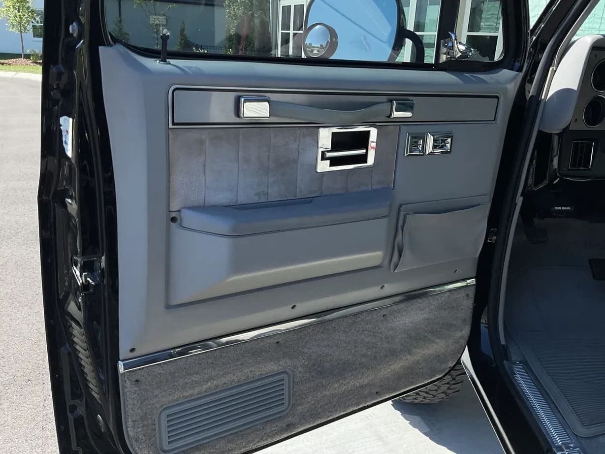 1991 Chevrolet K5 Blazer Silverado V1500, view
