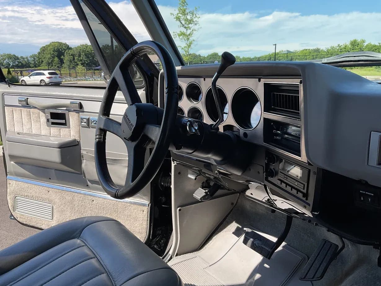 1991 Chevrolet K5 Blazer Silverado V1500, view