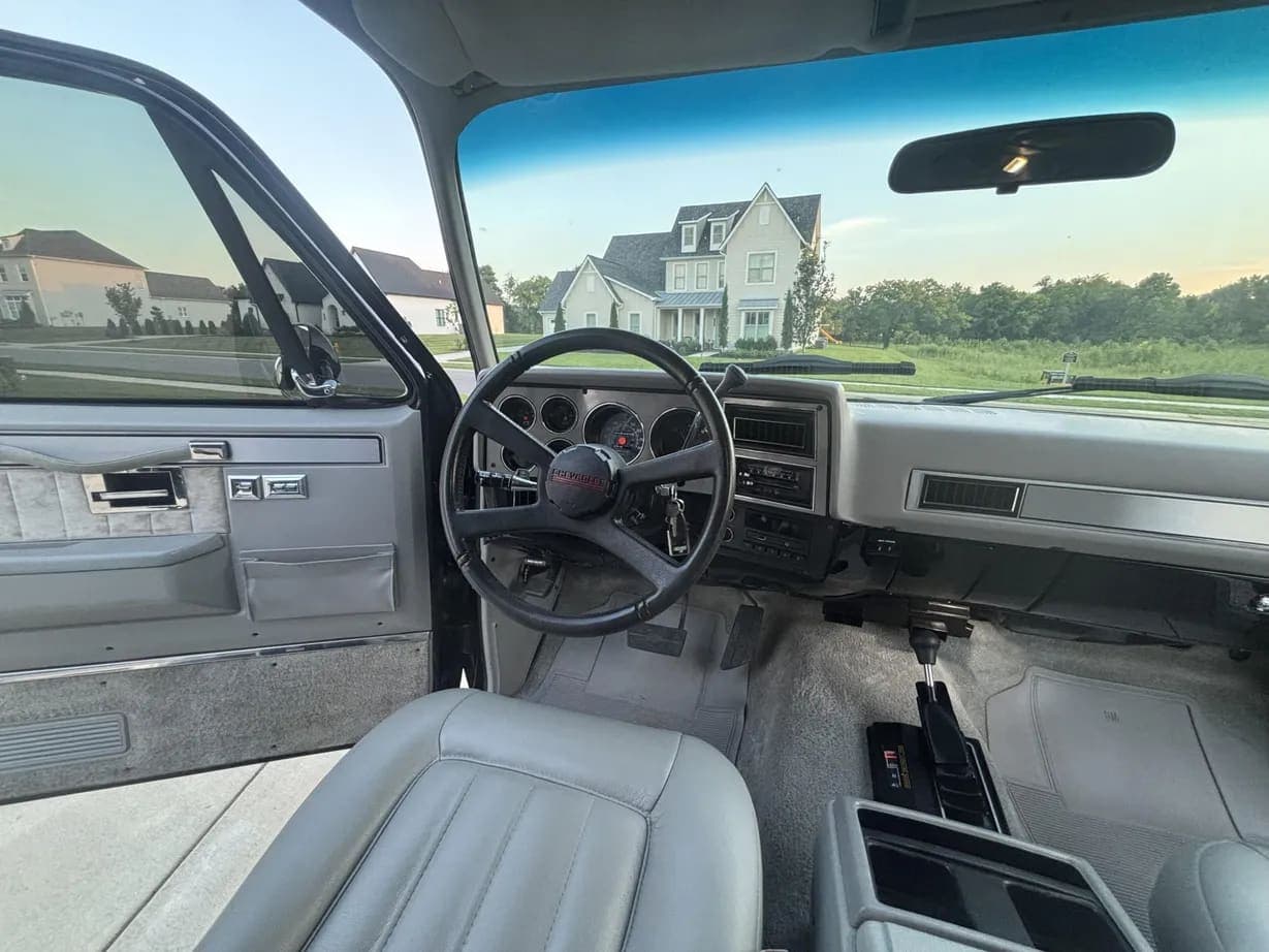 1991 Chevrolet K5 Blazer Silverado V1500, view