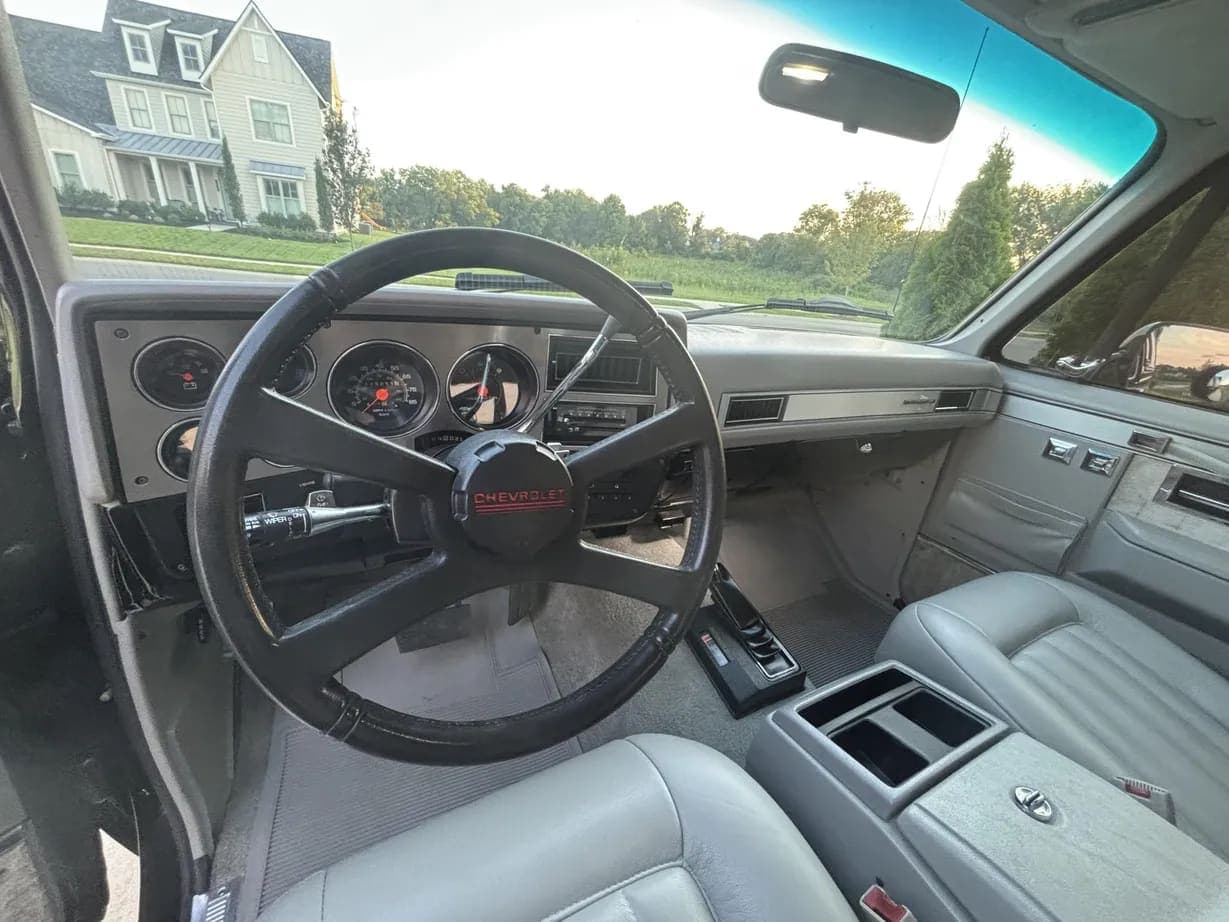 1991 Chevrolet K5 Blazer Silverado V1500, view