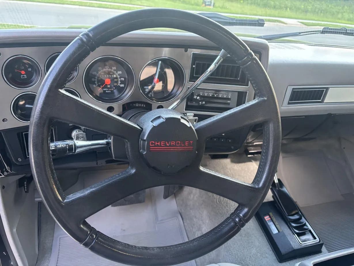 1991 Chevrolet K5 Blazer Silverado V1500, view