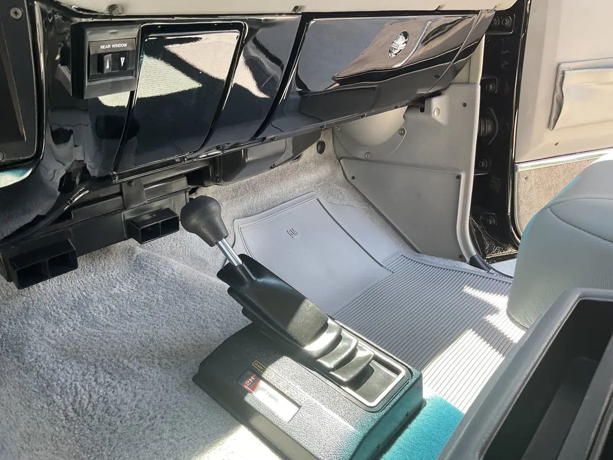 1991 Chevrolet K5 Blazer Silverado V1500, view