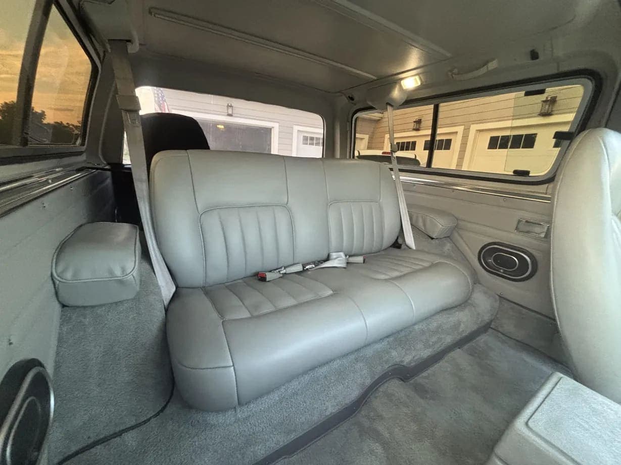 1991 Chevrolet K5 Blazer Silverado V1500, view