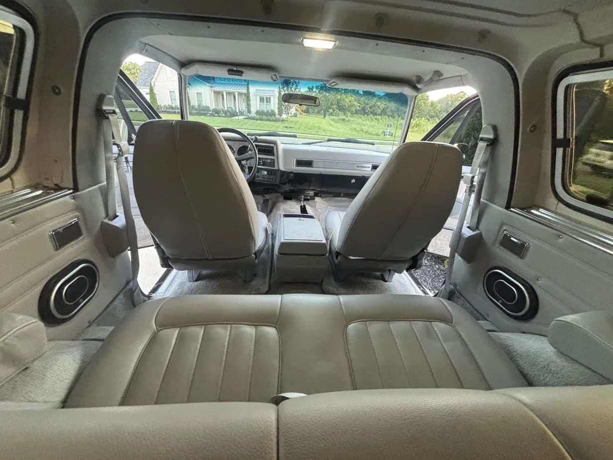 1991 Chevrolet K5 Blazer Silverado V1500, view