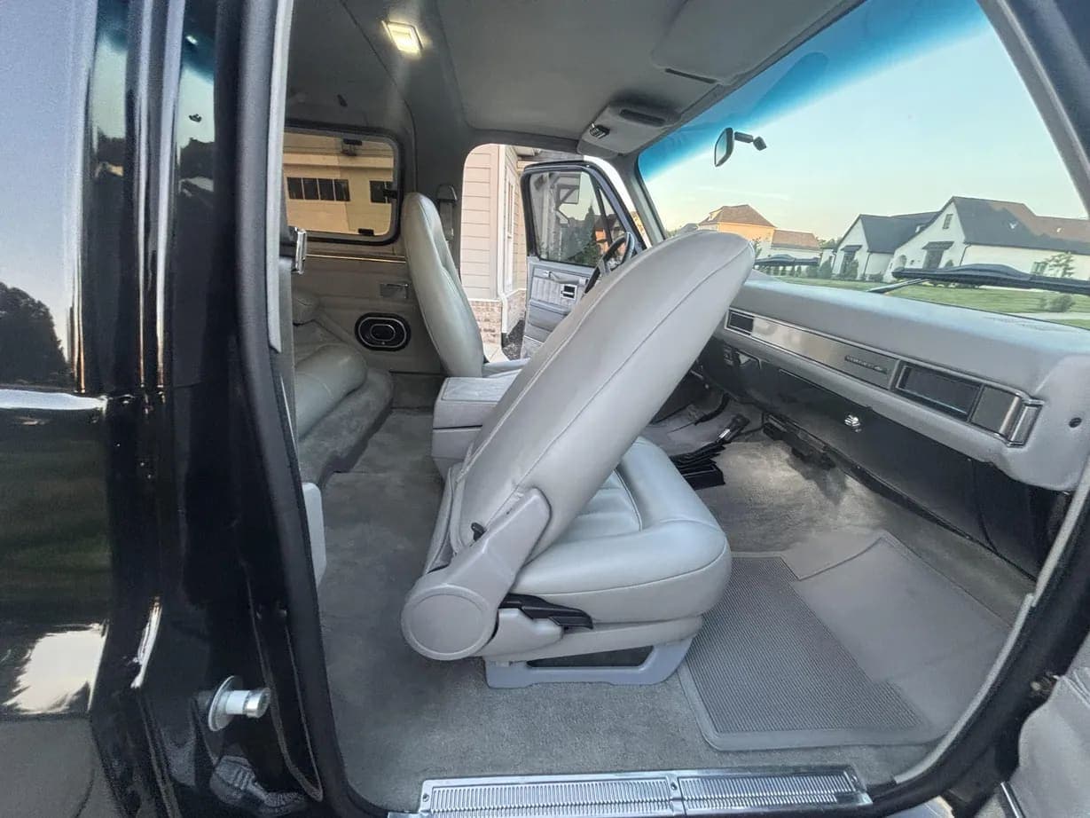 1991 Chevrolet K5 Blazer Silverado V1500, view