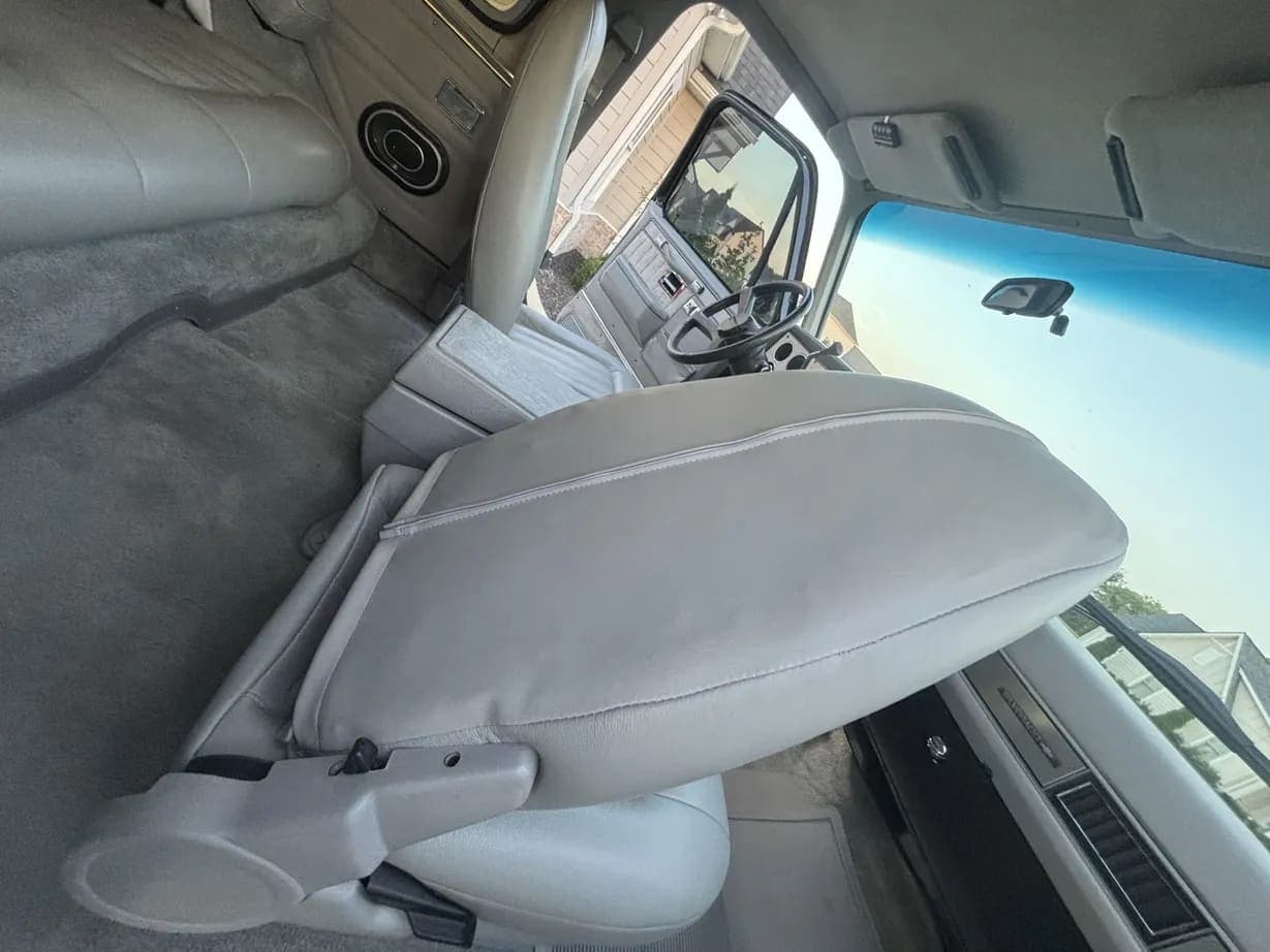 1991 Chevrolet K5 Blazer Silverado V1500, view