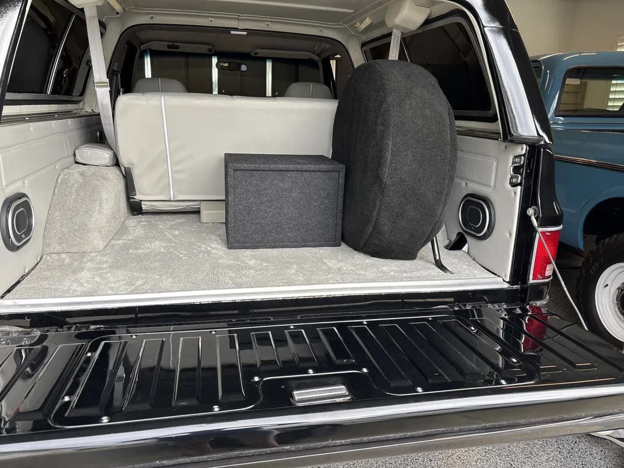 1991 Chevrolet K5 Blazer Silverado V1500, view