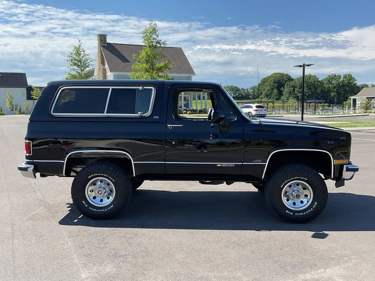 1991 Chevrolet K5 Blazer Silverado V1500, view