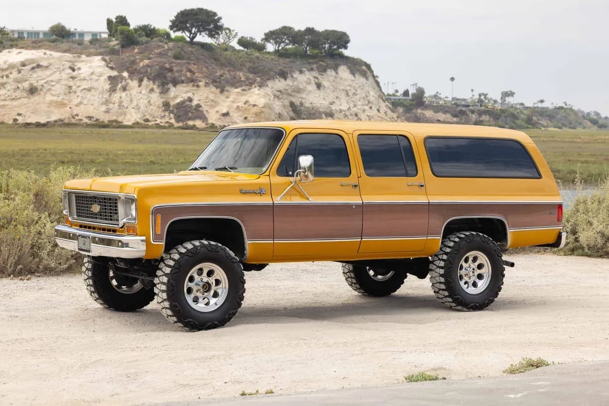 1973 Chevrolet Suburban Cheyenne Super Estate exterior