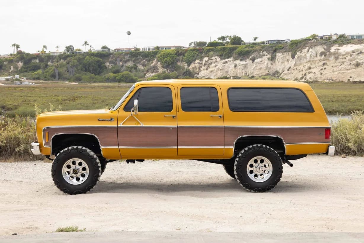 1973 Chevrolet Suburban Cheyenne Super Estate, view