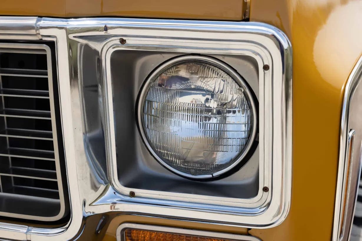 1973 Chevrolet Suburban Cheyenne Super Estate, view