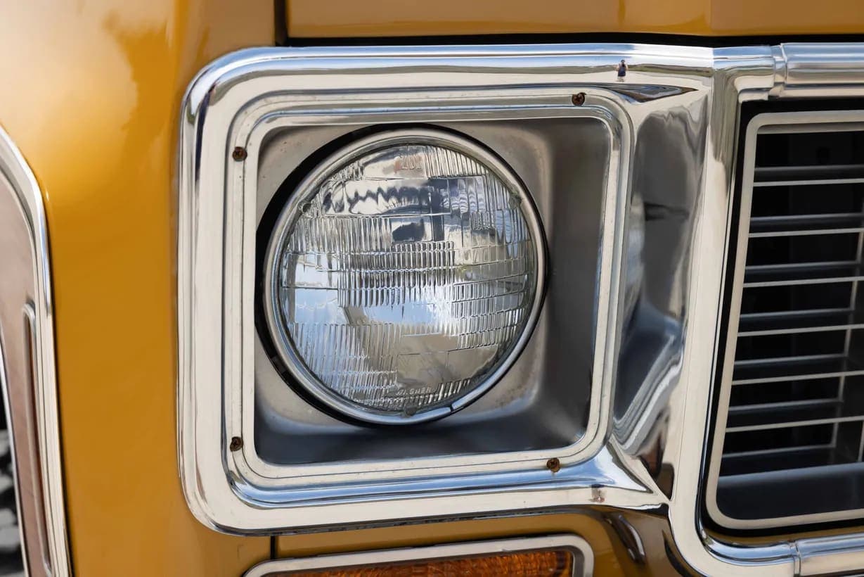 1973 Chevrolet Suburban Cheyenne Super Estate, view