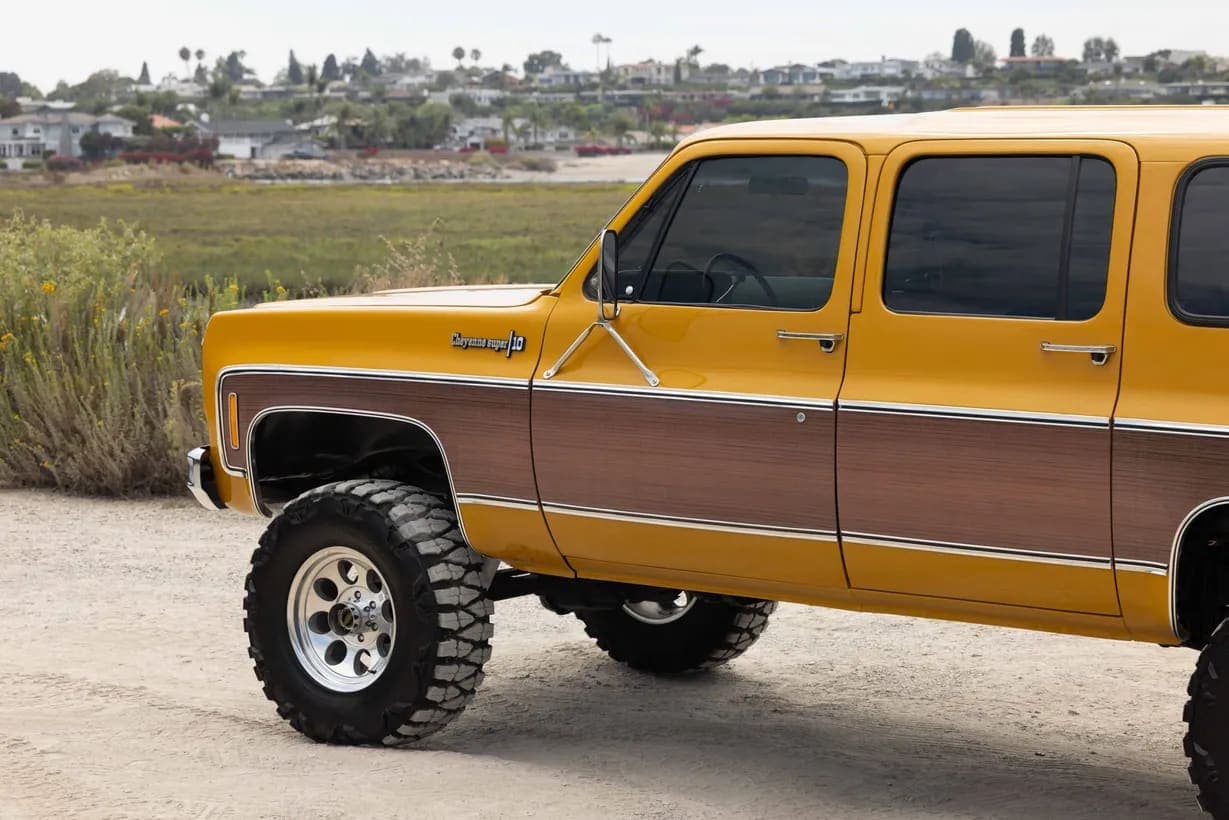 1973 Chevrolet Suburban Cheyenne Super Estate, view