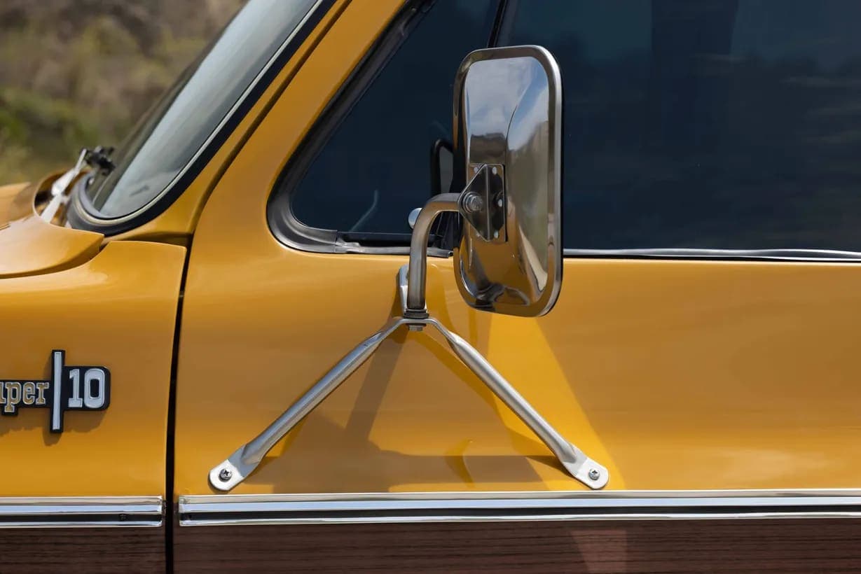 1973 Chevrolet Suburban Cheyenne Super Estate, view