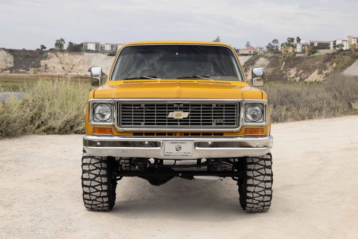 1973 Chevrolet Suburban Cheyenne Super Estate, view